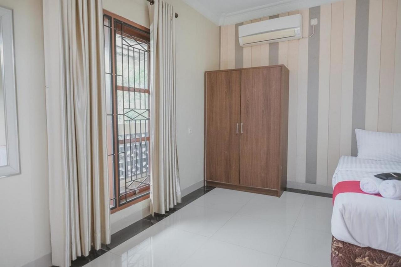 Reddoorz Syariah Near Jamtos Jambi 2 Hotel Exterior photo