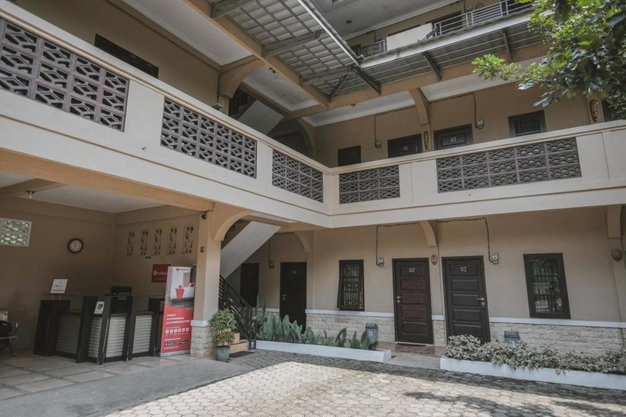 Reddoorz Syariah Near Jamtos Jambi 2 Hotel Exterior photo